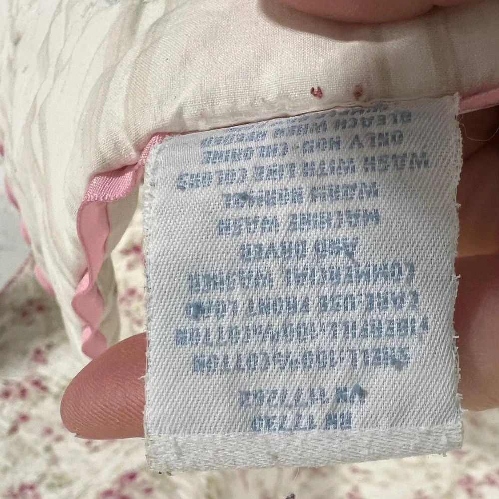 Simply Shabby Chic Rachel Ashwell Pink Floral Rosebud Quilt 94x88 Queen